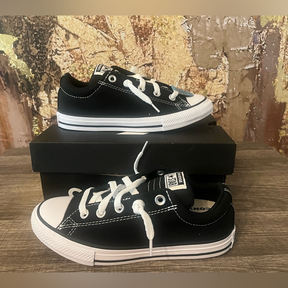 Chuck Taylor All Star Madison Canvas ‼️SIZE 3‼️ ‼️NWT‼️